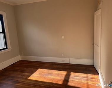 304 Edgewood Street - Photo Thumbnail 3