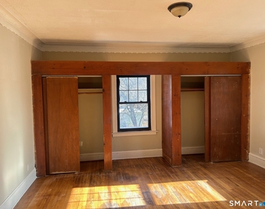 304 Edgewood Street - Photo Thumbnail 6