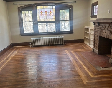 304 Edgewood Street - Photo Thumbnail 14
