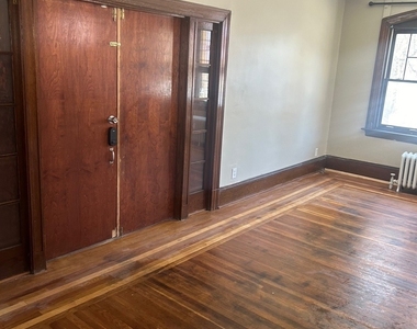 304 Edgewood Street - Photo Thumbnail 11