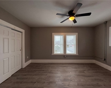 2042 Dewey Avenue - Photo Thumbnail 2
