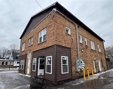 2042 Dewey Avenue - Photo Thumbnail 5