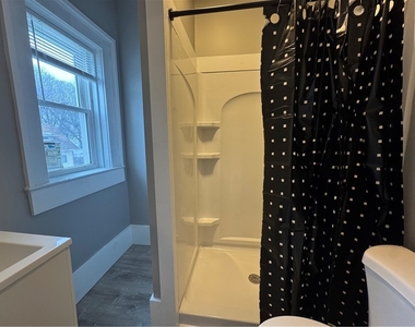 2042 Dewey Avenue - Photo Thumbnail 4