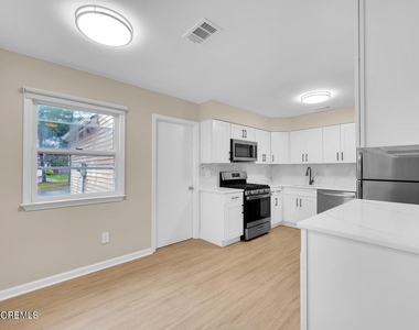 4 Cooper Court - Photo Thumbnail 10