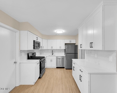 4 Cooper Court - Photo Thumbnail 8