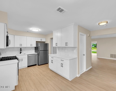 4 Cooper Court - Photo Thumbnail 7