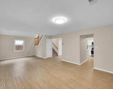 4 Cooper Court - Photo Thumbnail 4