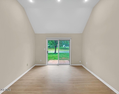 4 Cooper Court - Photo Thumbnail 6