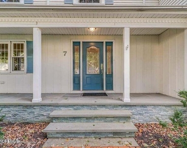 7 Woods Road - Photo Thumbnail 1