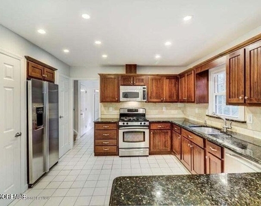 7 Woods Road - Photo Thumbnail 5