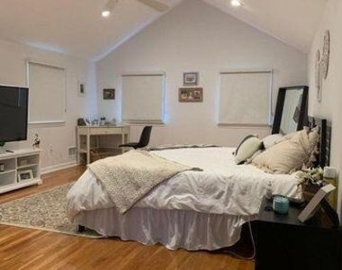 7 Woods Road - Photo Thumbnail 8
