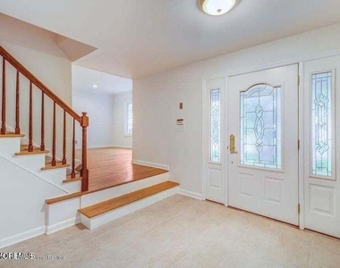7 Woods Road - Photo Thumbnail 2