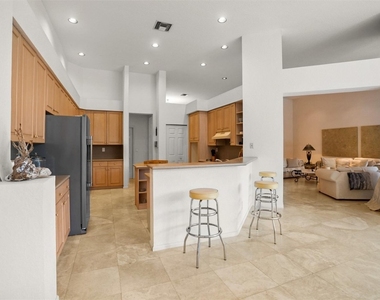 1012 Sw 156th Avenue - Photo Thumbnail 17