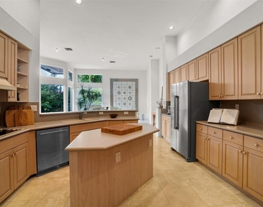 1012 Sw 156th Avenue - Photo Thumbnail 20