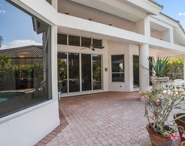 1012 Sw 156th Avenue - Photo Thumbnail 54