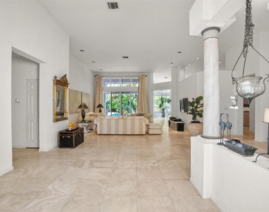 1012 Sw 156th Avenue - Photo Thumbnail 5