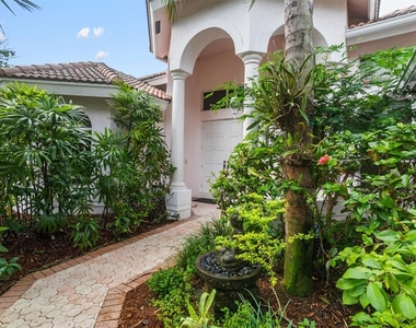 1012 Sw 156th Avenue - Photo Thumbnail 2