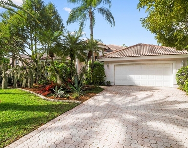 1012 Sw 156th Avenue - Photo Thumbnail 1