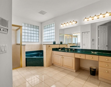 1012 Sw 156th Avenue - Photo Thumbnail 34