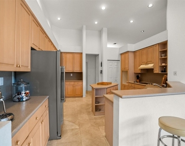 1012 Sw 156th Avenue - Photo Thumbnail 19