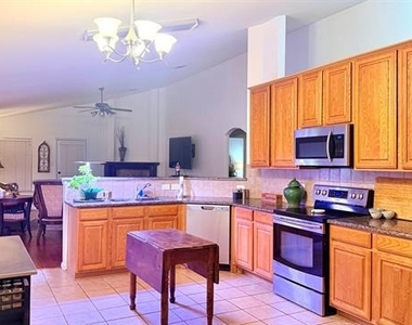 4625 Indian Rock Drive - Photo Thumbnail 6