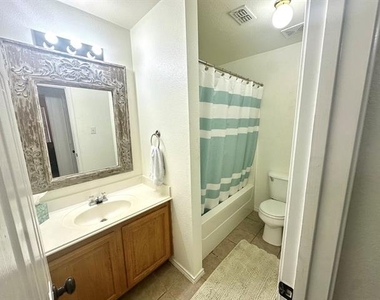 4625 Indian Rock Drive - Photo Thumbnail 13