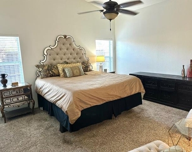 4625 Indian Rock Drive - Photo Thumbnail 8