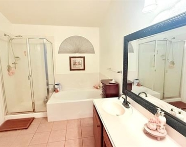 4625 Indian Rock Drive - Photo Thumbnail 12