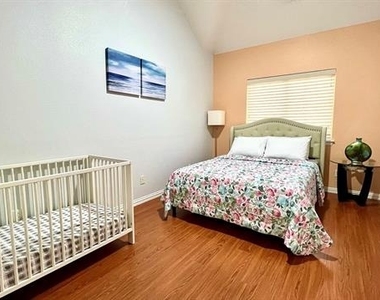 3332 Heather Glen Drive - Photo Thumbnail 6