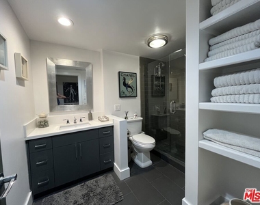 723 Palisades Beach Road - Photo Thumbnail 20