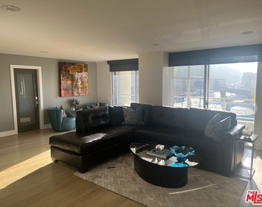 723 Palisades Beach Road - Photo Thumbnail 3