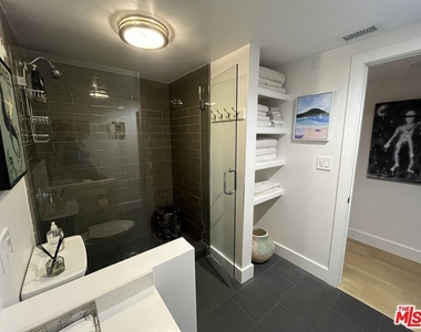 723 Palisades Beach Road - Photo Thumbnail 21