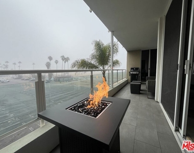 723 Palisades Beach Road - Photo Thumbnail 23
