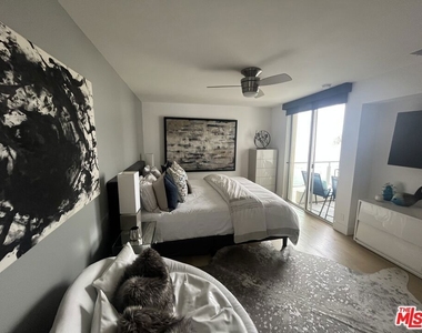 723 Palisades Beach Road - Photo Thumbnail 11