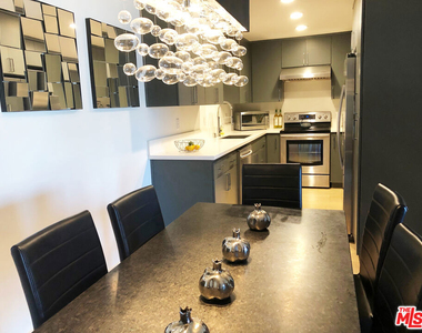723 Palisades Beach Road - Photo Thumbnail 8