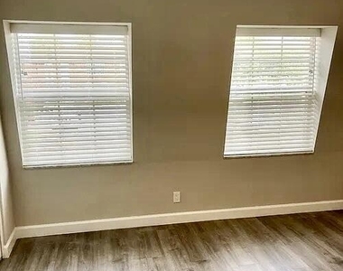 413 N Cypress Drive - Photo Thumbnail 14