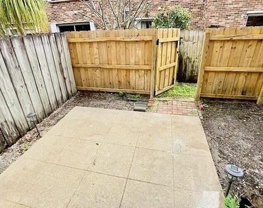 413 N Cypress Drive - Photo Thumbnail 19