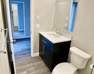 413 N Cypress Drive - Photo Thumbnail 17