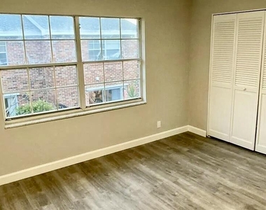 413 N Cypress Drive - Photo Thumbnail 12