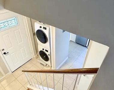 413 N Cypress Drive - Photo Thumbnail 6