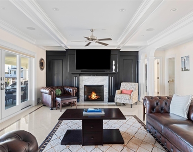 17 Ludlow Lane - Photo Thumbnail 7