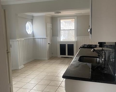 12 Bayview Avenue - Photo Thumbnail 3