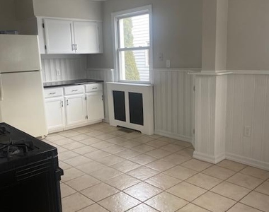 12 Bayview Avenue - Photo Thumbnail 5