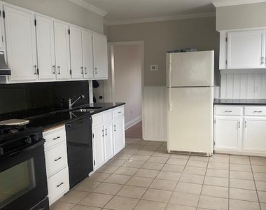 12 Bayview Avenue - Photo Thumbnail 4
