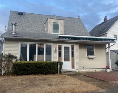 12 Bayview Avenue - Photo Thumbnail 17