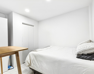 22 E 81st Street - Photo Thumbnail 8