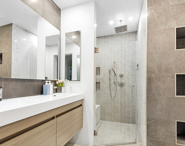22 E 81st Street - Photo Thumbnail 7