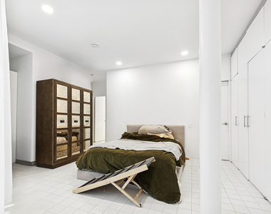 22 E 81st Street - Photo Thumbnail 9