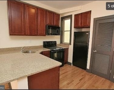 1945 N 18th Street - Photo Thumbnail 4