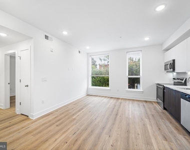 4324 Lancaster Avenue - Photo Thumbnail 4